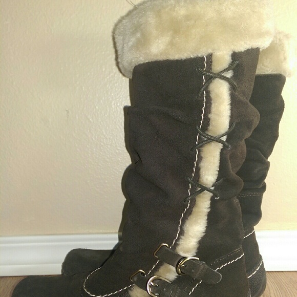 🎉SOLD🎉Boots - Picture 2 of 4