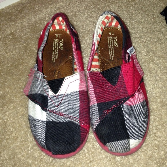 Kids toms size 9T