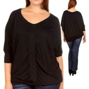 Black v-neck dolman 3/4 sleeve top