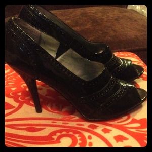 BCBG Tuxedo Style Pump BCBG Tuxedo Style Pump
