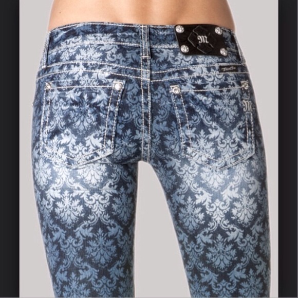 Miss Me Denim - BUNDLE @vudomama 🎉HP 🎉Miss Me's and Hot Tee