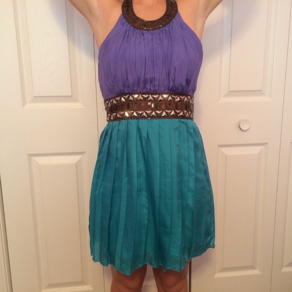 🚫🚫SOLD Sequin halter cocktail dress - Picture 2 of 4