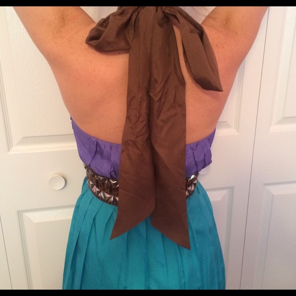 🚫🚫SOLD Sequin halter cocktail dress - Picture 3 of 4