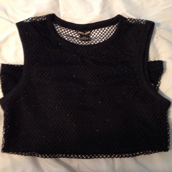 ✨GUESS✨ Tank Top🎽 - Picture 3 of 3