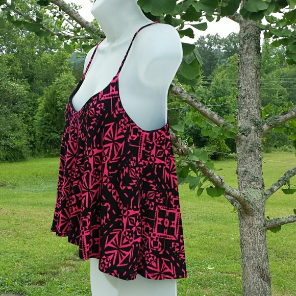 SOLD in Erica's bundle!   Aztec crop tank - Picture 2 of 4