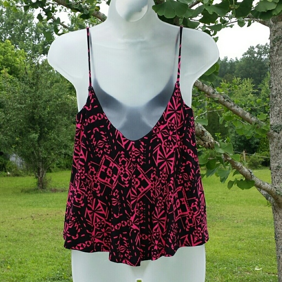 SOLD in Erica's bundle!   Aztec crop tank - Picture 3 of 4