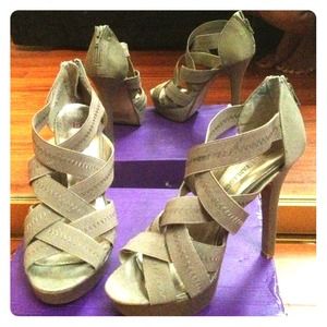 Beige high heels 5.5"