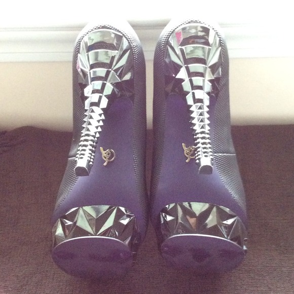 Black Rachel Roy Pumps. Excellent condition! - Picture 4 of 4