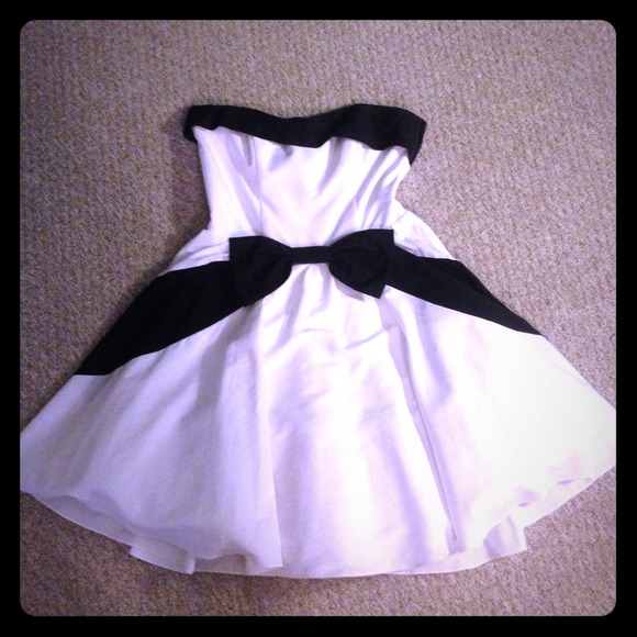 Retro inspired Betsey Johnson dress