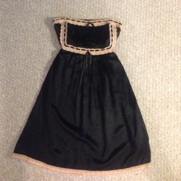 Betsy Johnson strapless slip dress