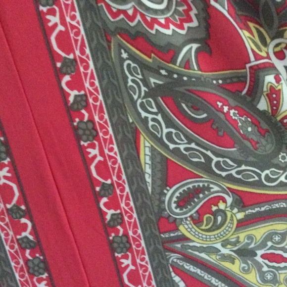 Beautiful Coral Paisley Maxi Dress - Picture 3 of 4