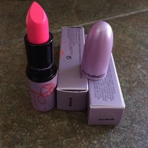🚫SOLD🚫Kelly Osbourne MAC collection
