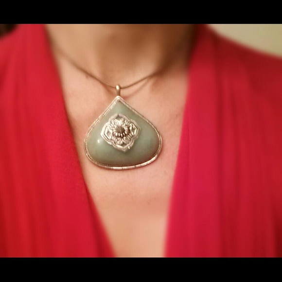 Stunning Jade Necklace Pendant