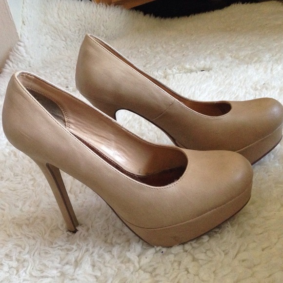 Nude Heels👠👠 - Picture 3 of 4