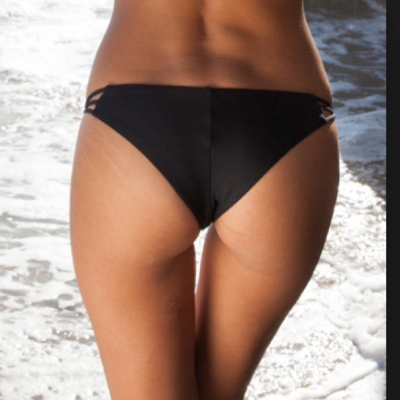 🚫🚫SOLD🚫🚫NWT Frankies bikinis kaia bottom