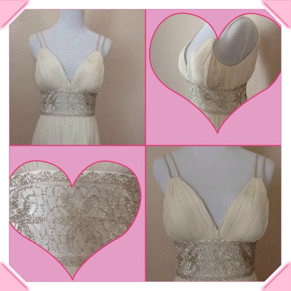 ‼️SOLD‼️ WHBM Wedding Dress - Picture 2 of 4