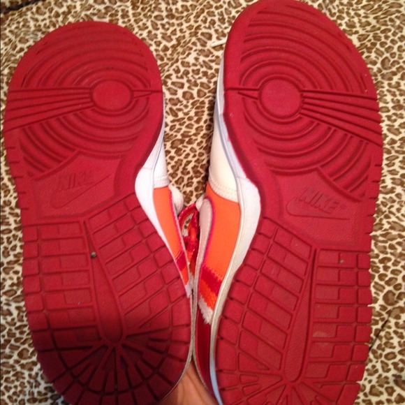 nikes - Picture 4 of 4