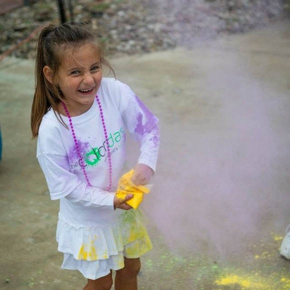 Meet your Seller/Buyer!👗 - Picture 2 of 4