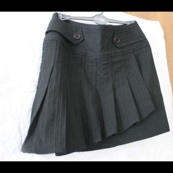 LIKENEW Pleated Asymmetrical Mini Skirt - Picture 3 of 3