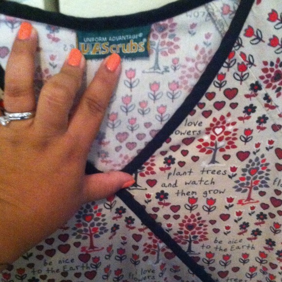 Scrub top - Picture 2 of 3