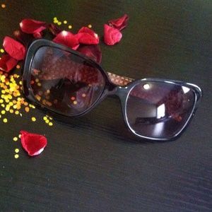 Dark brown Liz Claiborne sunnies ‼️SOLD‼️