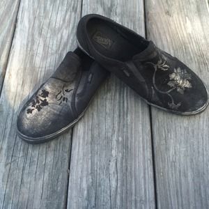 Handmade Design Vans