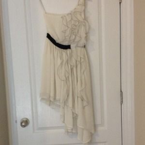 Delicate  Ruffled One Shoulder by MOON COLLECTION