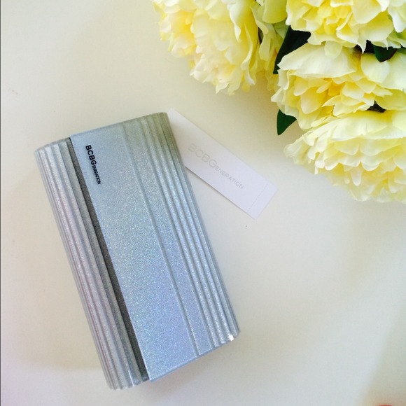 🎀🎉HOST PICK🎉✨new! Bcbg clutch purse - Picture 2 of 4