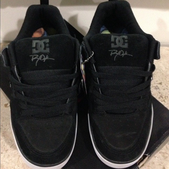 DC  man black suede sneakers - Picture 2 of 3