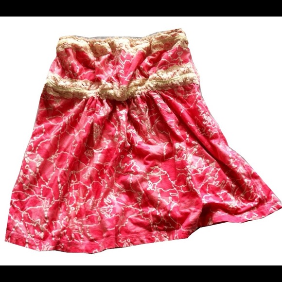 🔆REDUCED💸Pink Urban Behavior Tube Top