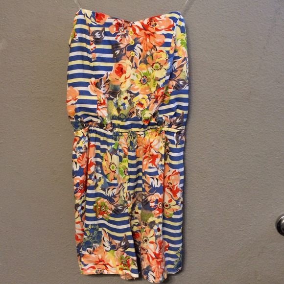 Romper/ shorts jump suite.