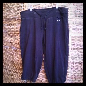 Nike Cropped Sweats