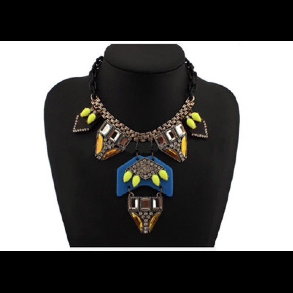 🎉Host Pick 6/13🎉 "Aztec" Statement Necklace