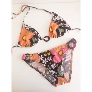 Floral Bikini 🌞