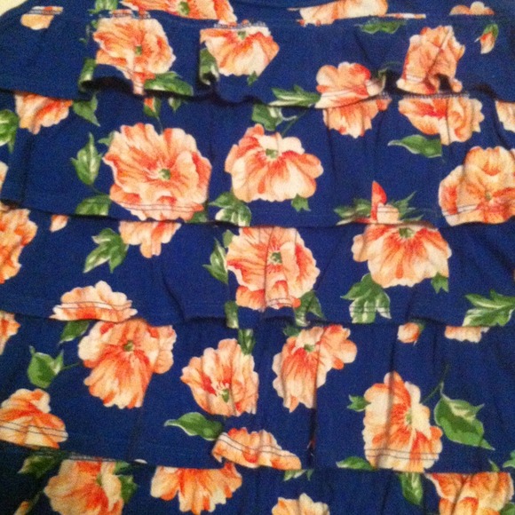 Hollister Cascading Ruffle Racer Back Tank Small - Picture 2 of 3