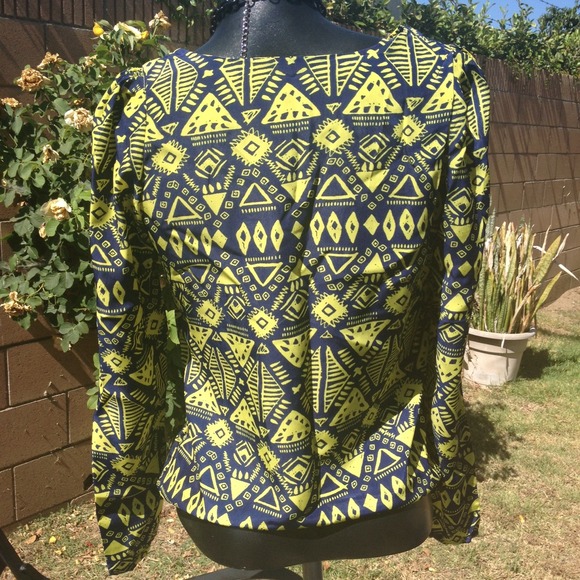 Tribal Print L/S Top - Picture 3 of 4