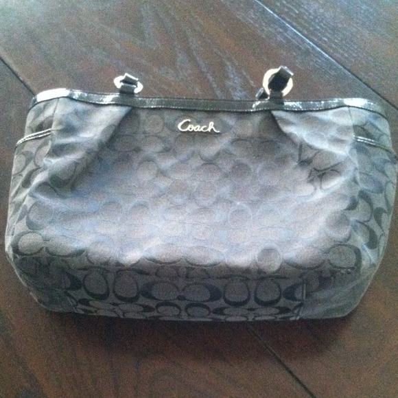 Like new authentic Coach purse and wallet