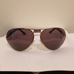 🎉SALE🎉 VALENTINO aviators!! 💯%AUThENTIc!!