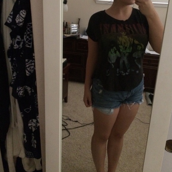 ♡GRUNGE NIRVANA TOP♡ - Picture 2 of 3