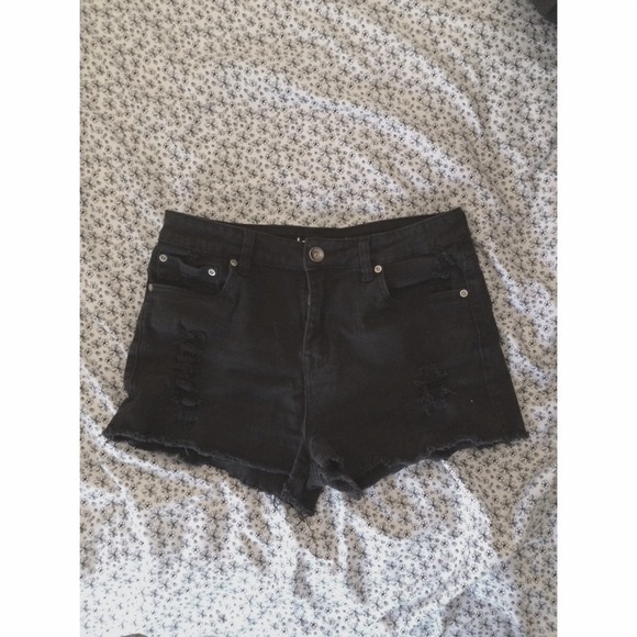 ♡BUNDLED: BLACK HIGH WAISTED SHORTS♡