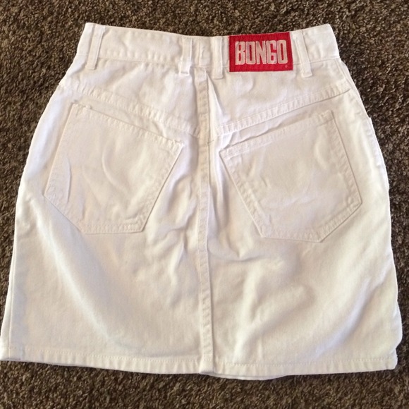 A white Bongo skirt/skirt with buttons