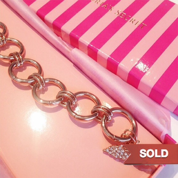 SOLD🍀Rose Gold Angel Wing Bracelet