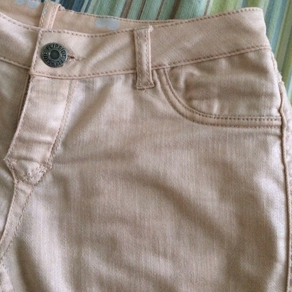 😎👀 2 ways to wear and style jeans👀😎SOLD - Picture 4 of 4