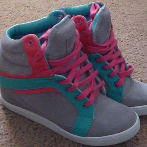 *BUNDLE* Grey & Black Pastry Strudel Wedge