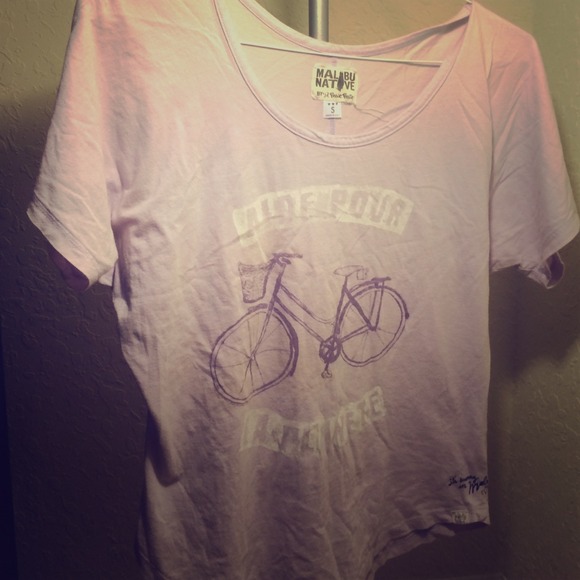 $11 TODAY! Detailed Lavender top - Picture 1 of 4