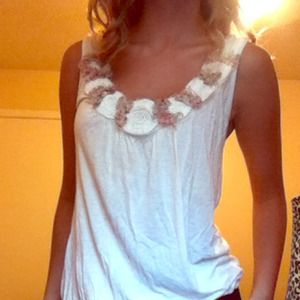 White Flower-Neckline Tank Top