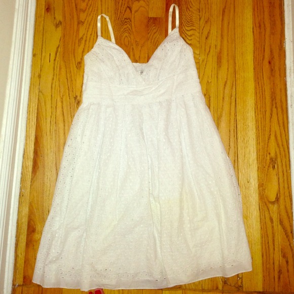 SOLD IN BUNDLE: White a-line summer dress