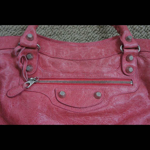 Additional pictures of Balenciaga handbag