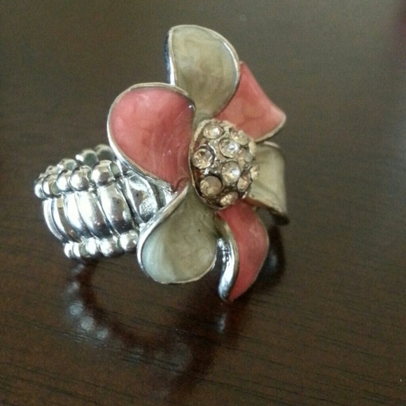 Flower Ring - Picture 2 of 2