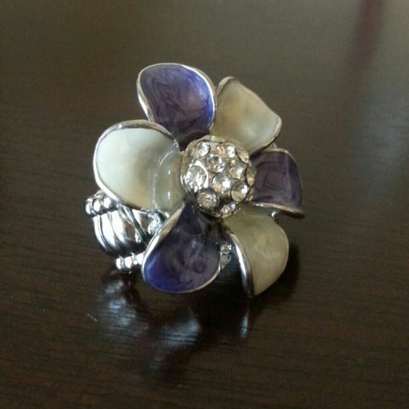 Flower Ring - Picture 2 of 2